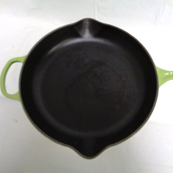 Le Creuset 12" cast iron enamel skillet Lime Green Made in France - Picture 3 of 11